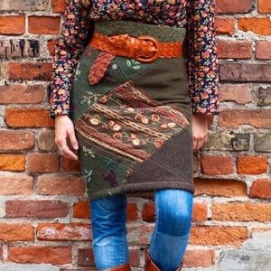 Honeybea Sweater Skirt- high waisted M